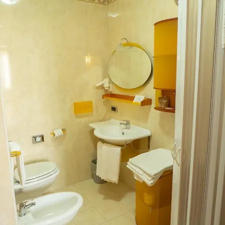 Lägenhetshotell White Palace Cento (Emilia-Romagna)