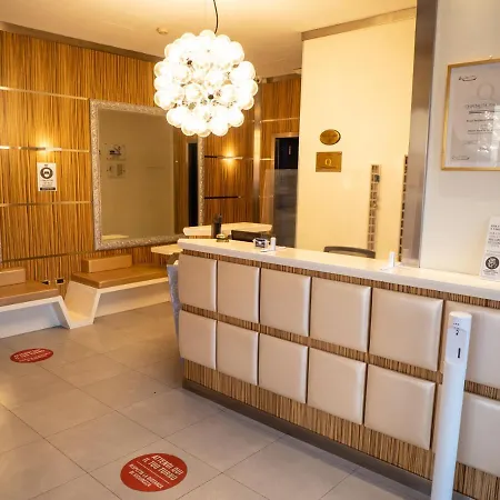 White Palace Aparthotel *