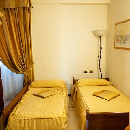 White Palace Aparthotel *